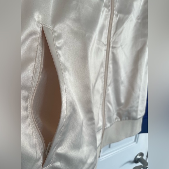 Adidas Women’s Satin SST Track Jacket Sweater - Size Medium 💪 - Picture 9 of 11